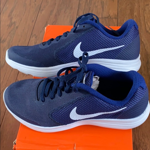 nike revolution 3 gs